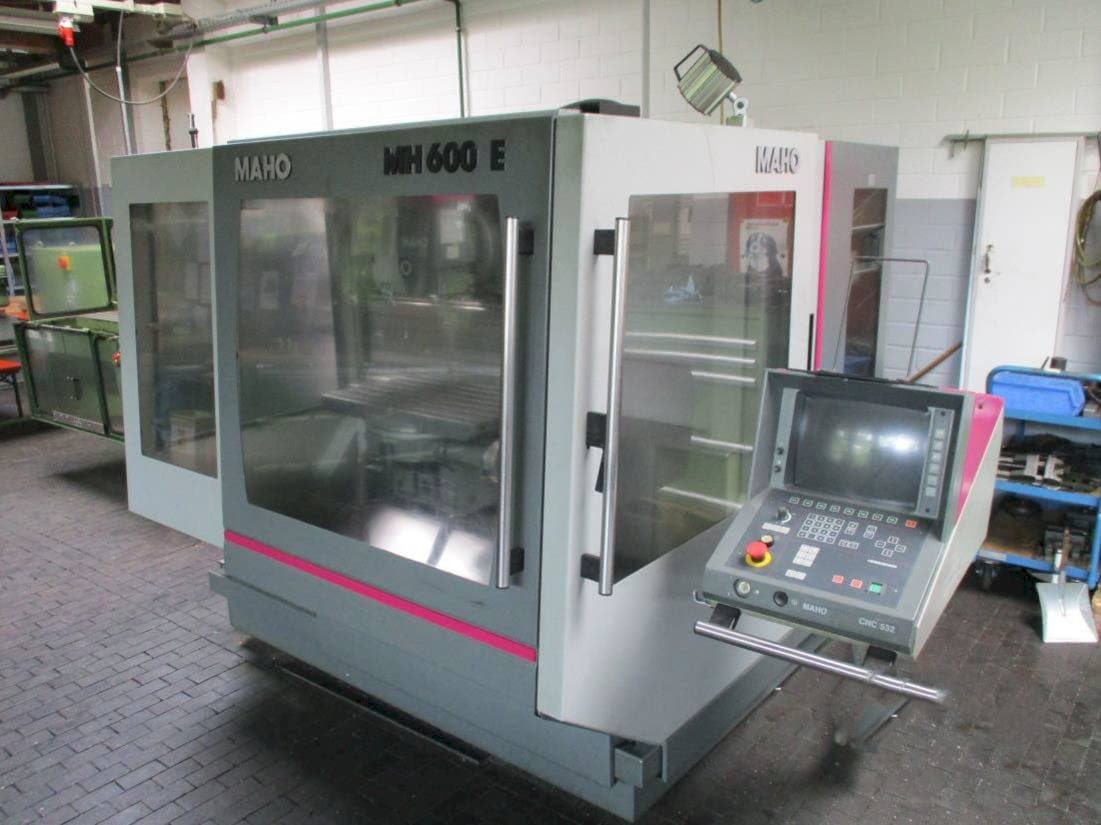 Vista frontale della macchina MAHO MAHO 600 E