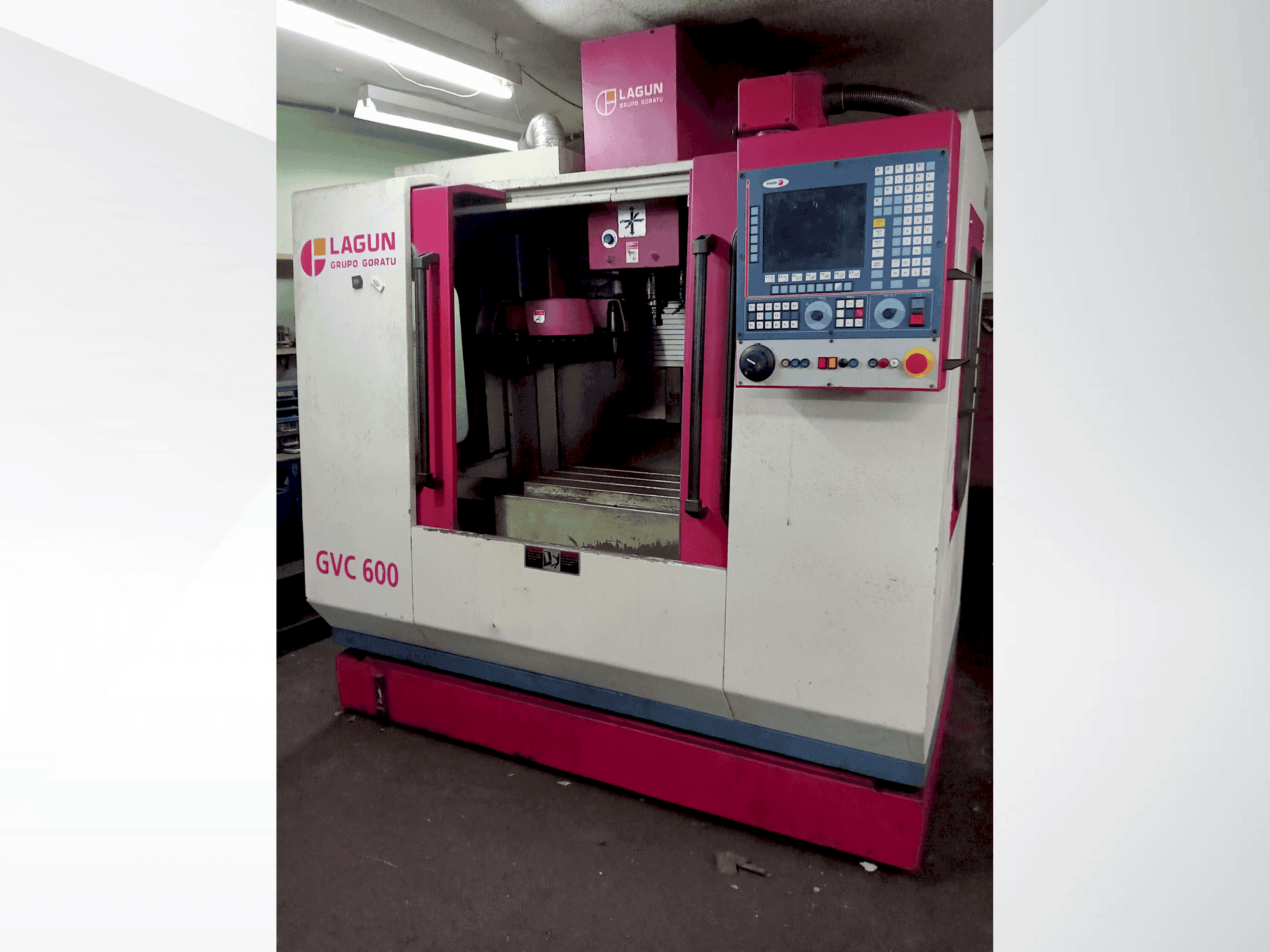 Vista frontale della macchina LAGUN GVC 600