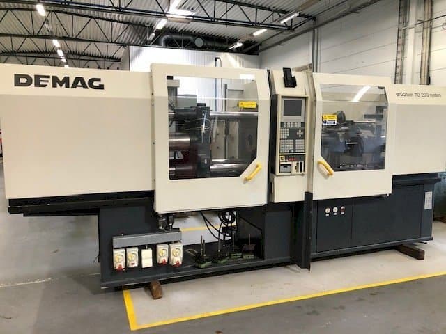 Vista frontale della macchina DEMAG Ergotech 110-200 System