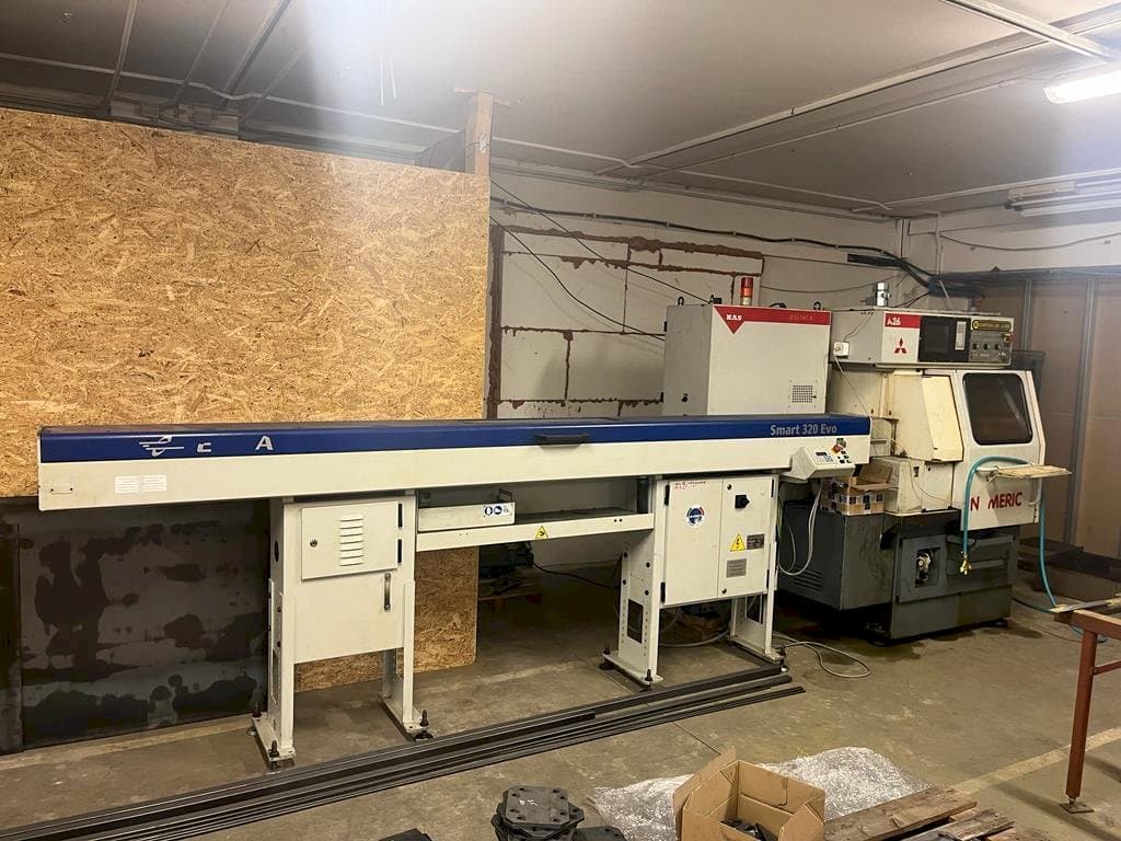 Vista frontale della macchina KOVOSVIT MAS Numeric A26 CNC