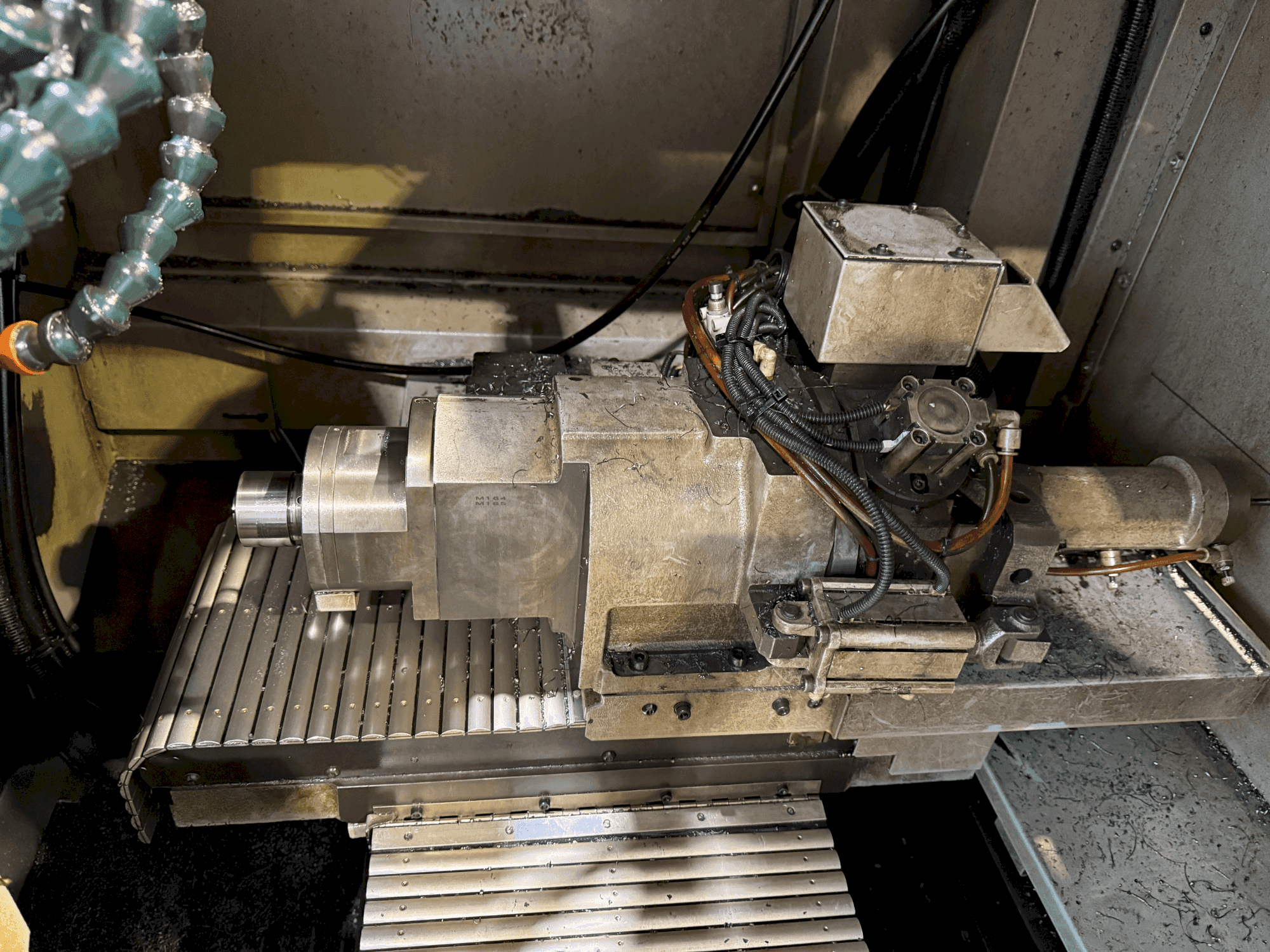 Vista frontale della macchina TSUGAMI HS207