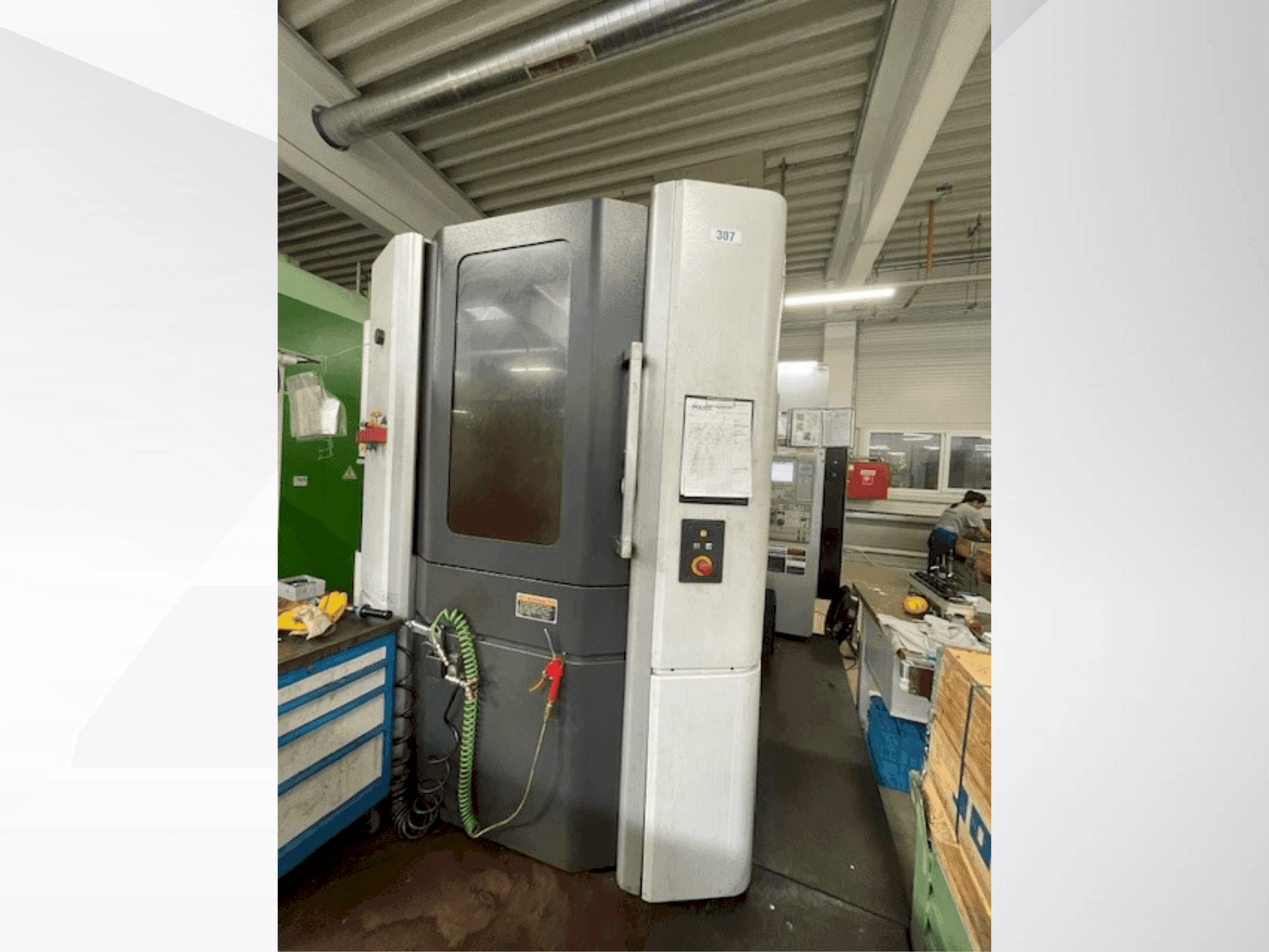 Vista frontale della macchina MORI SEIKI NHX 5000