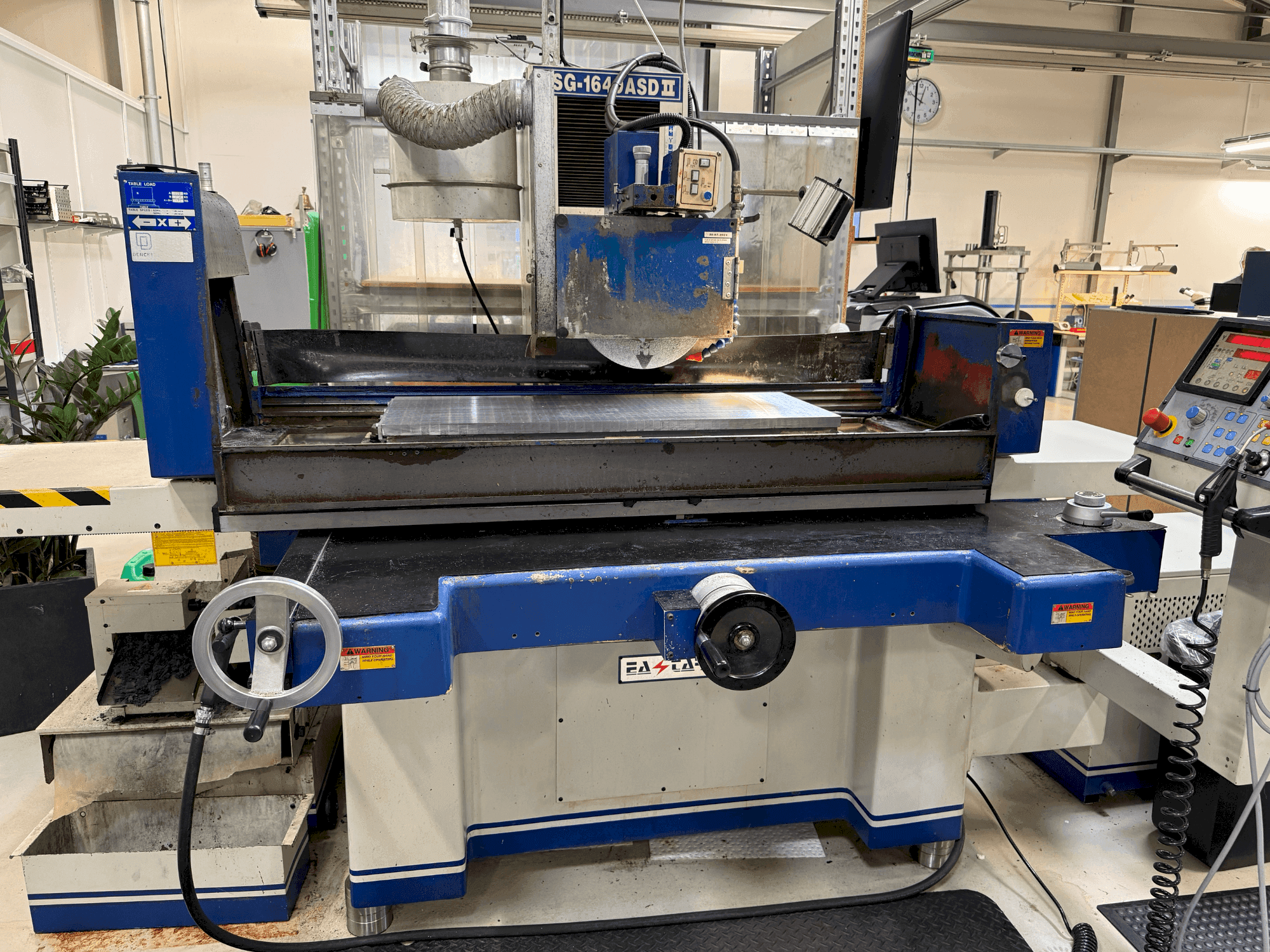 Vista frontale della macchina EASTAR ESG-1640ASD II