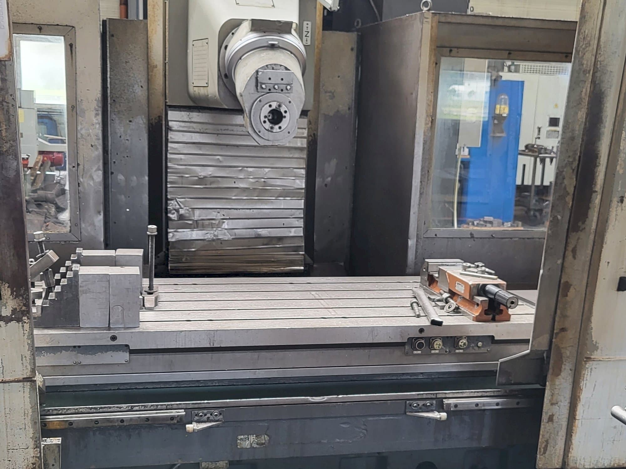 Vista frontale della macchina ANAYAK PERFORMER 2000