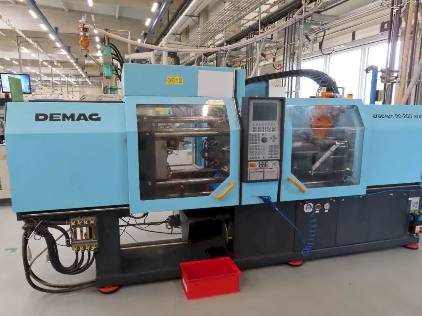 Vista frontale della macchina DEMAG Ergotech 80-200 System