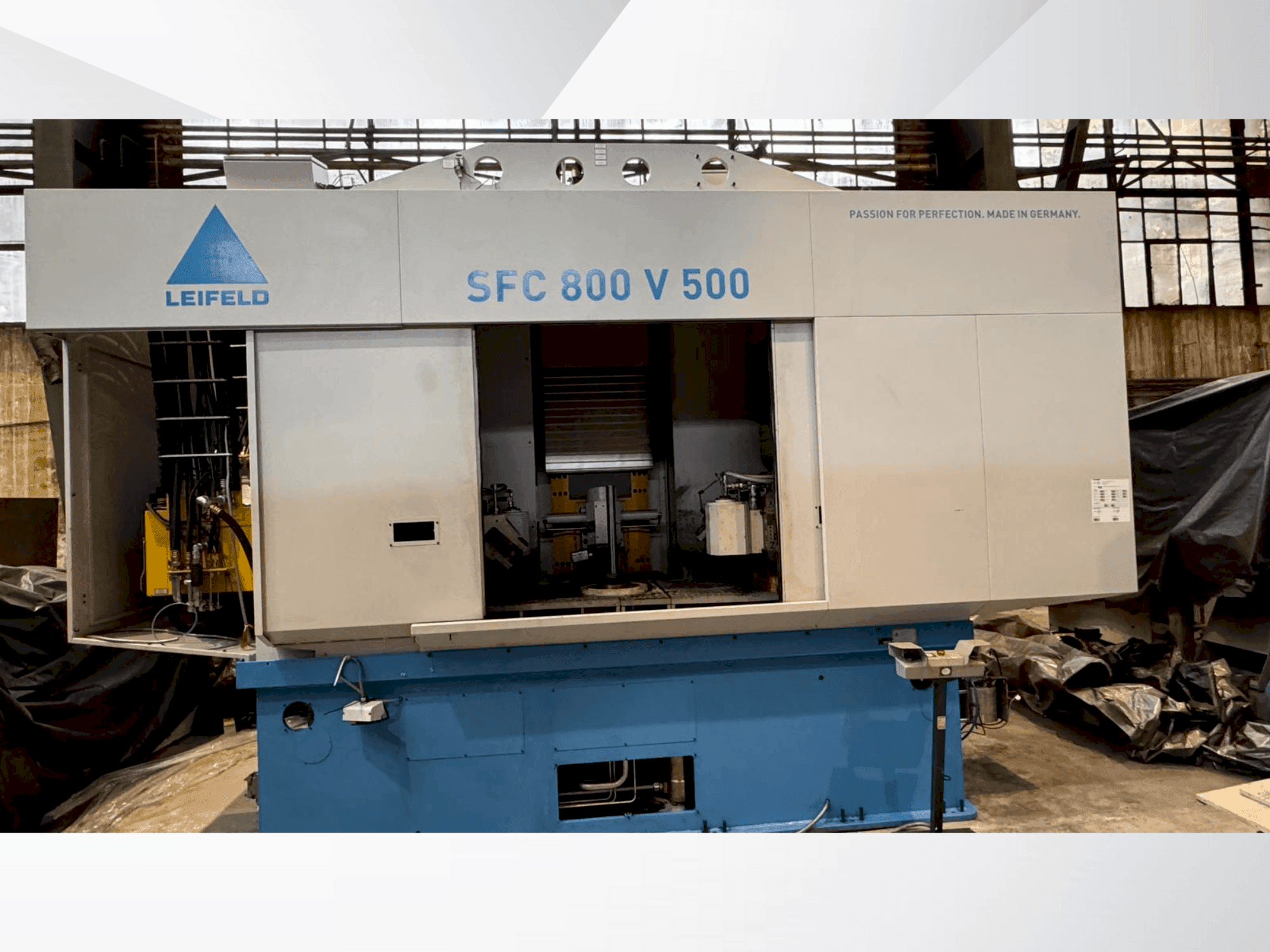 Vista frontale della macchina LEIFELD SFC 800 V 500