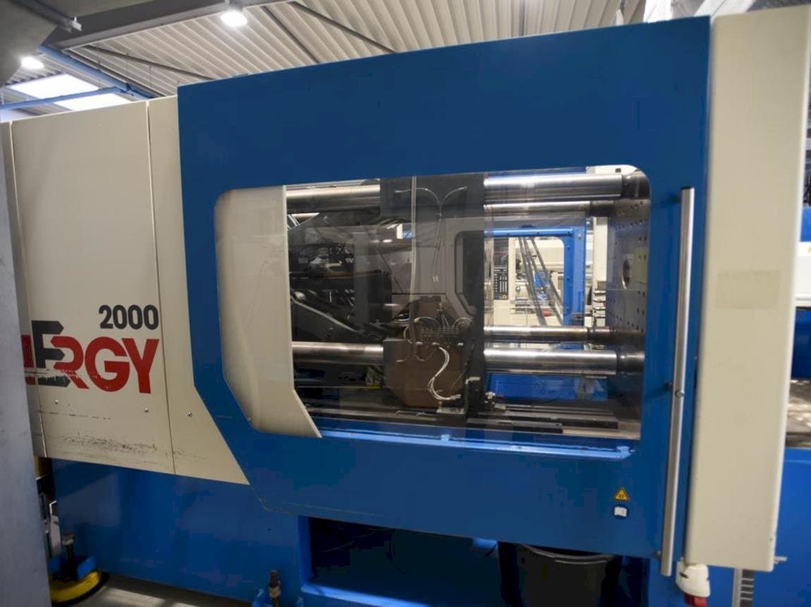 Vista frontale della macchina Netstal SynErgy 2000-460