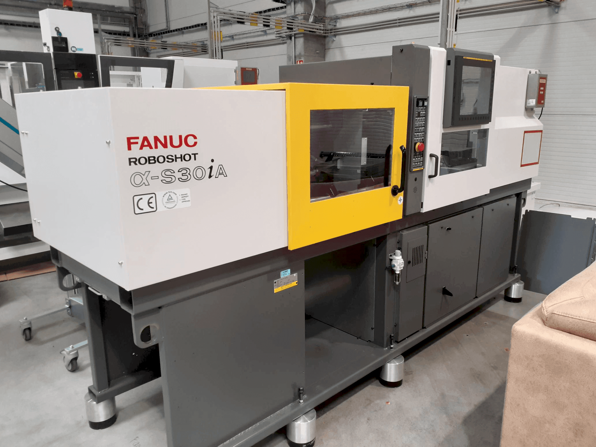 Vista frontale della macchina FANUC ROBOSHOT α-S 30iA