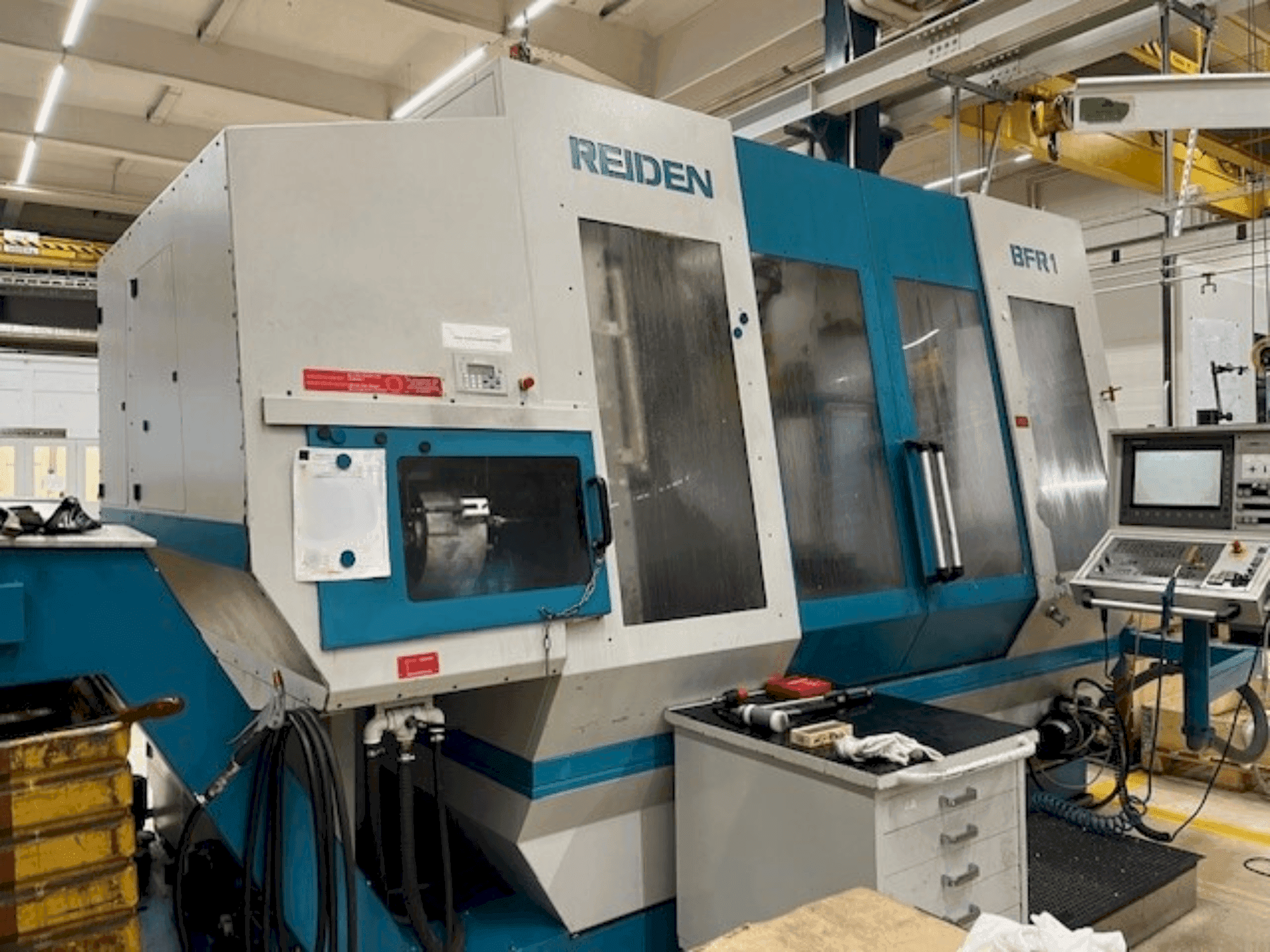 Vista frontale della macchina Reiden BRF-1