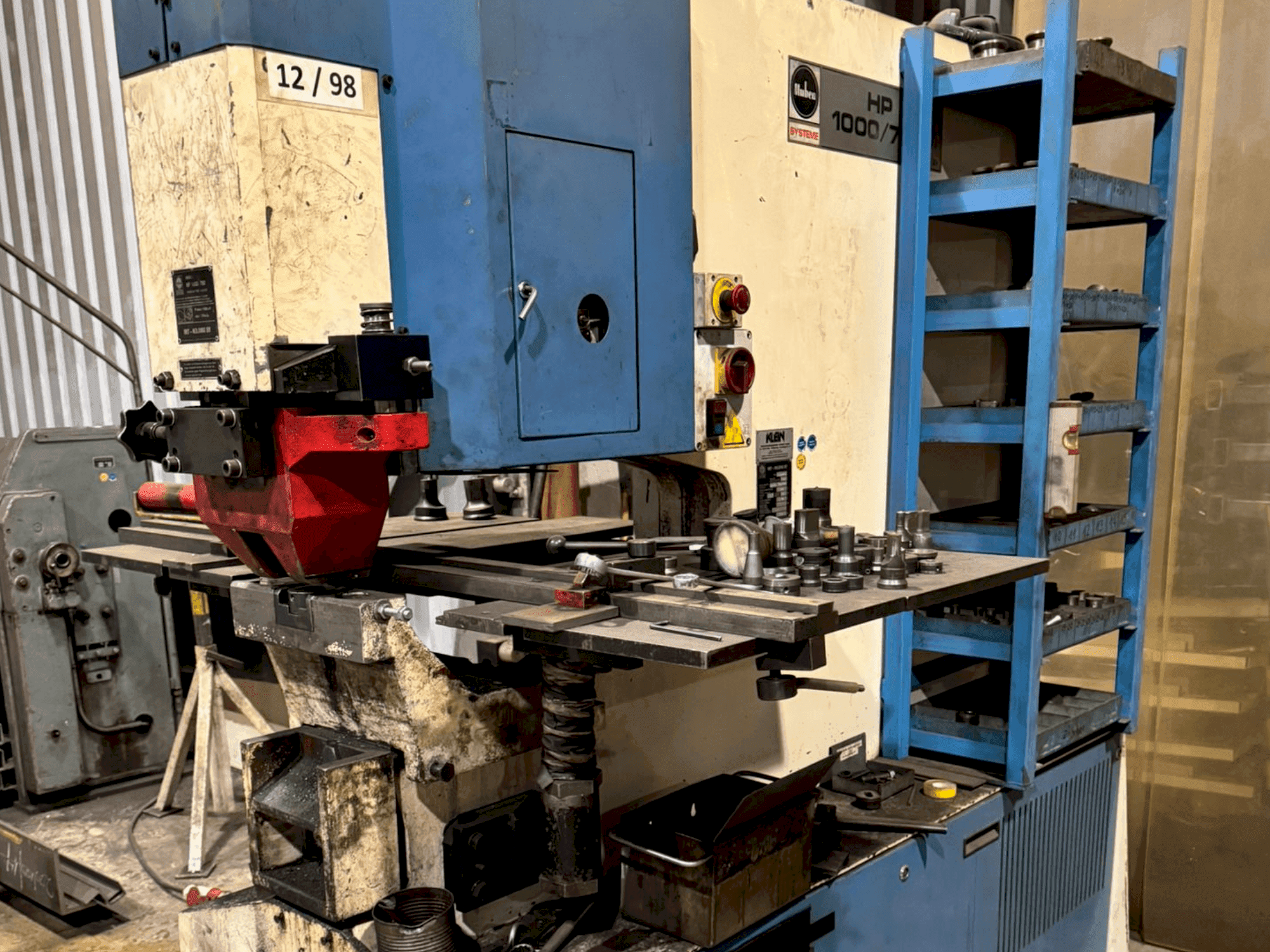 Vista frontale della macchina KLEIN HP 1000/760