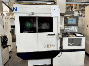 Vista frontale della macchina FANUC Robocut alpha-0iC