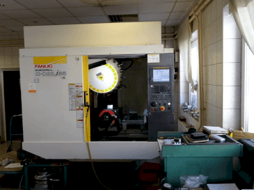 Vista frontale della macchina FANUC Alfa D21LiB5