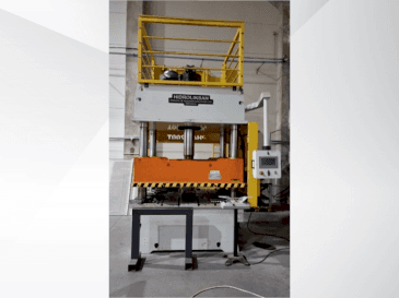 Vista frontale della macchina HIDROLIKSAN PH4C 200T