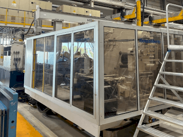 Vista frontale della macchina Krauss Maffei 800-5000MC4
