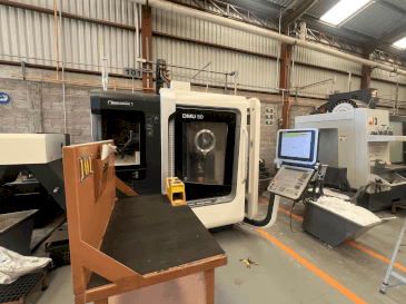 Vista frontale della macchina DMG MORI DMU 50