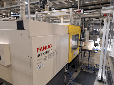 Vista frontale della macchina FANUC Roboshot S150iA