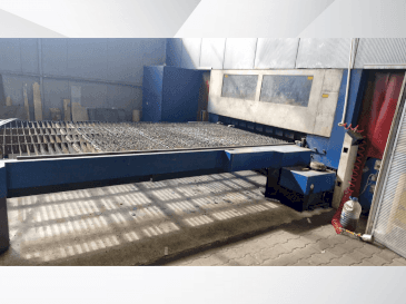 Vista frontale della macchina TRUMPF TRUMATIC L 4030