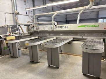 Vista frontale della macchina SELCO WNTR 710