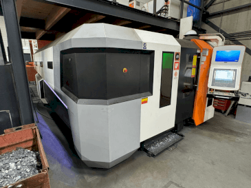 Vista frontale della macchina ERMAKSAN Fibermak Momentum Gen-3 4,0,kW