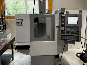 Vista frontale della macchina HAAS Mini-Mill HE