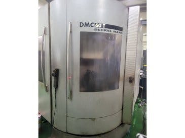 Vista frontale della macchina DECKEL MAHO DMC 60 T