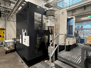 Vista frontale della macchina Makino a81