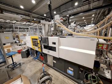 Vista frontale della macchina FANUC Roboshot S100iA
