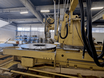 Vista frontale della macchina Gleason PFAUTER P 2800