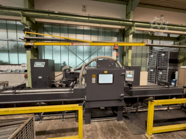 Vista frontale della macchina MHG SMG 160