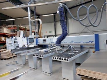 Vista frontale della macchina HOLZMA HPP 380