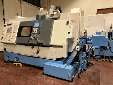 Vista frontale della macchina Mazak Integrex 200 IIY