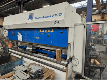 Vista frontale della macchina TRUMPF TrumaBend V130
