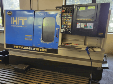 Vista frontale della macchina HITACHI SEIKI HT 20SII