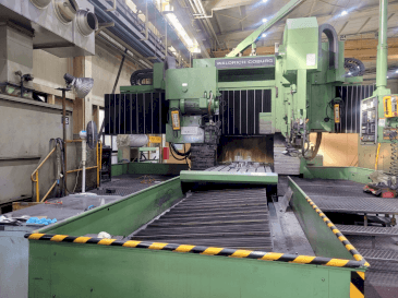 Vista frontale della macchina WALDRICH COBURG 30-15 S 2525
