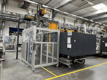 Vista frontale della macchina Engel DUO 4550/650