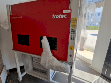 Vista frontale della macchina Trotec SpeedMarker 1300
