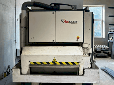 Vista frontale della macchina TIMESAVERS 41serie 900 WRD N