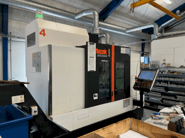 Vista frontale della macchina Mazak VCN-530C