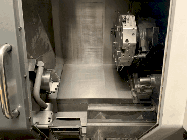 Vista frontale della macchina HAAS ST-20Y