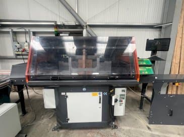 Vista frontale della macchina TIGER UKA 600 Cross cut installation