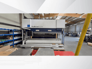 Vista frontale della macchina TRUMPF TruBend 5230