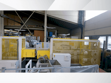 Vista frontale della macchina Krauss Maffei KMD 75 XS/P