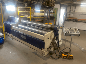 Vista frontale della macchina BENDMAK CY3R-HS 20/08
