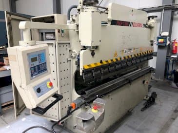 Vista frontale della macchina Durma HAP 2560