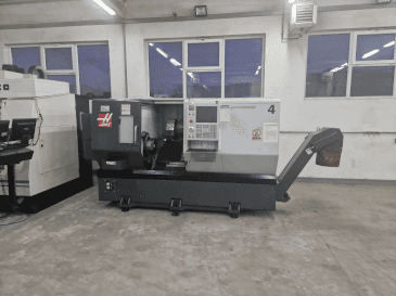 Vista frontale della macchina HAAS ST-30Y