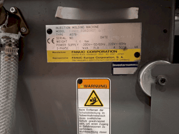 Vista frontale della macchina FANUC Roboshot S100iA