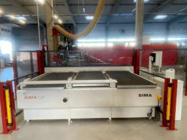 Vista frontale della macchina IMA BIMA CUT 145/330