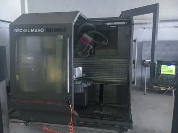 Vista frontale della macchina DECKEL MAHO MH 800 C
