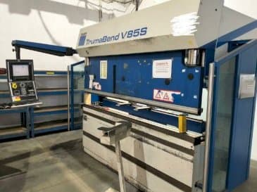 Vista frontale della macchina Trumpf TrumaBend V85S