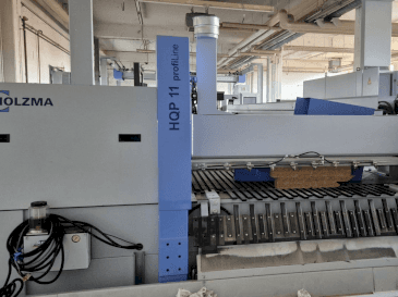 Vista frontale della macchina HOLZMA PROFI HQP 11/16/56/L/X